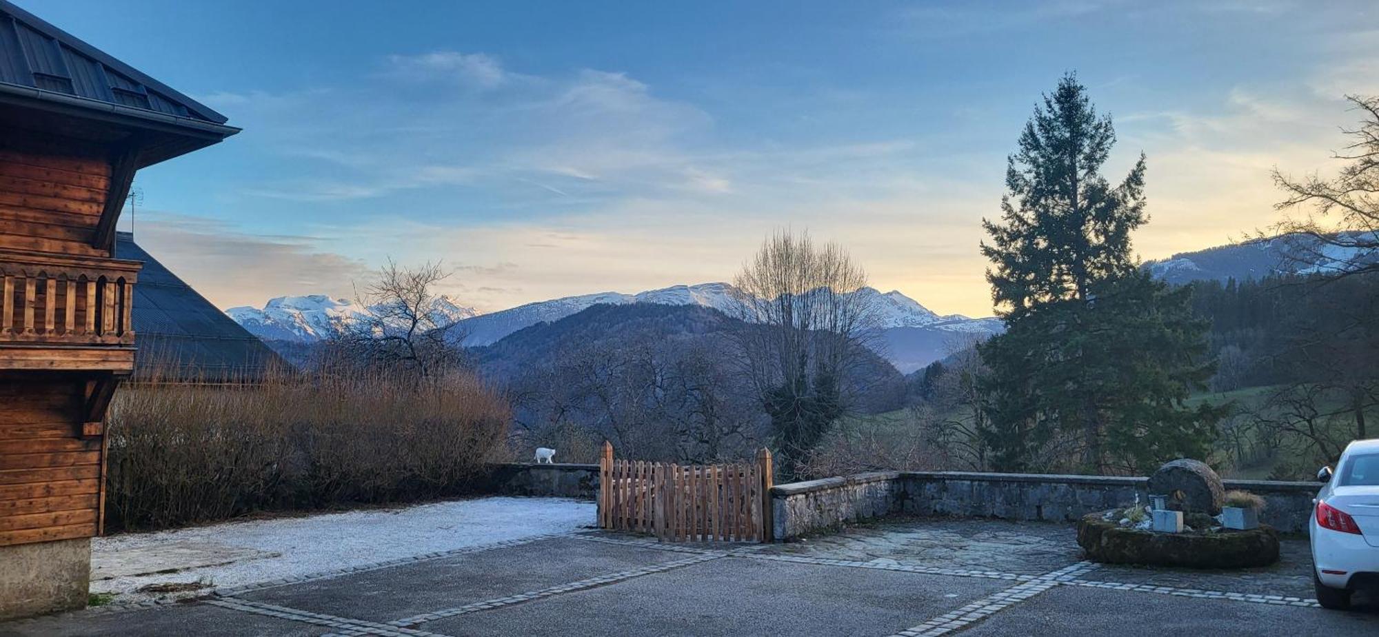 La Belle Des Praz Villa Mieussy Luaran gambar
